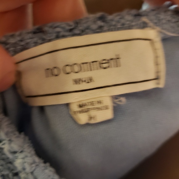 No Comment dainty blouse - Picture 5 of 5